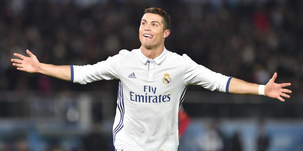 cristiano-ronaldo-football_699d6e4102afd661e2824d013f5d3b03