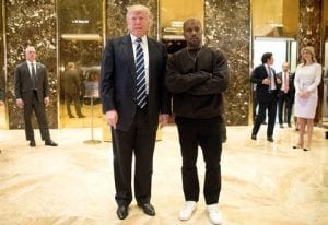 A peine sorti de l'hôpital, Kanye West rencontre Donald Trump (vidéo)