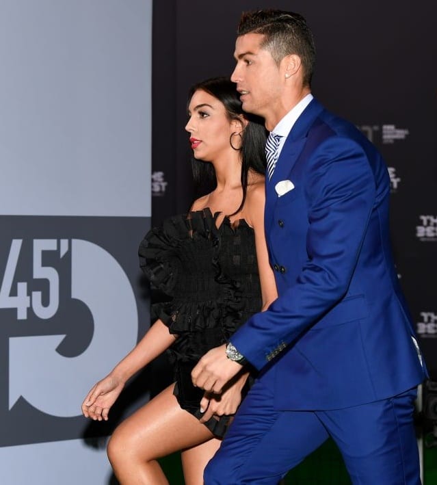 Cristiano Ronaldo s'affiche avec son amoureuse...photos