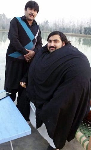 Paksitan: A 25 ans, Arbab Khizer Hayat pèse 435 Kg et réalise des exploits impressionnants...photos