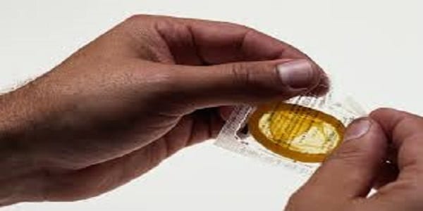 7 choses à ne pas faire avec un préservatif