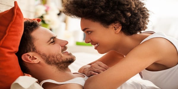 Messieurs, voici 6 stratégies qu'utilisent les femmes quand elles veulent habiter avec vous