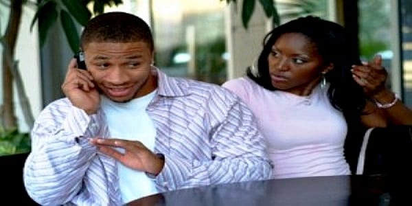 7 choses qui peuvent vous arriver quand vous êtes en couple avec une personne trop jalouse