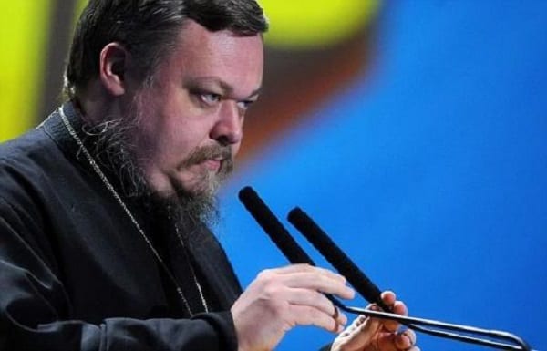 La Russie devrait restaurer la monarchie et nommer Vladimir Poutine comme empereur, selon un prêtre