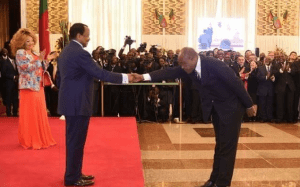 Les Lions Indomptables ont osé le « courber-dos » challenge devant le président Biya