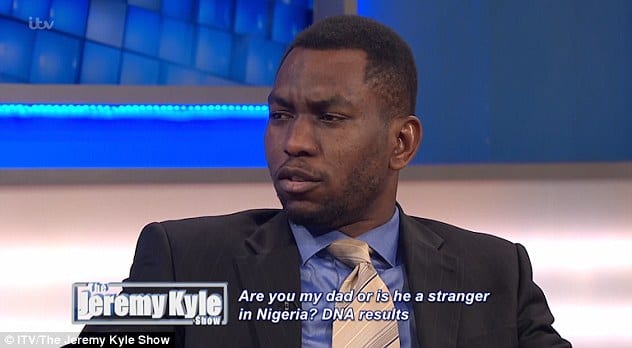 Un père éclate en sanglots après avoir fait une incroyable découverte concernant son fils de 32 ans