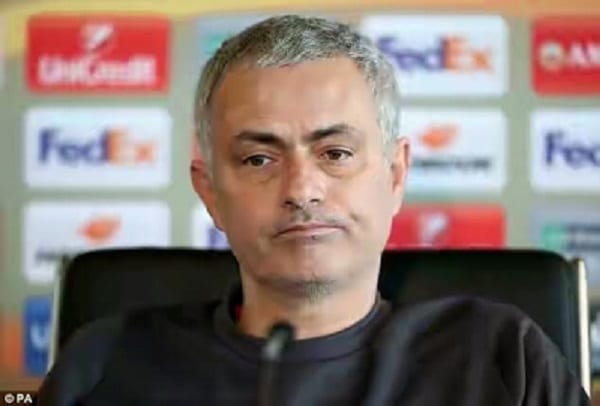 Manchester United: Jose Mourinho défend avec passion Paul Pogba