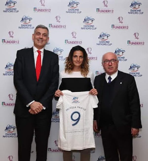 Pour la première fois dans l'histoire du football italien, une femme coache une équipe masculine: PHOTOS