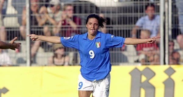 Pour la première fois dans l'histoire du football italien, une femme coache une équipe masculine: PHOTOS