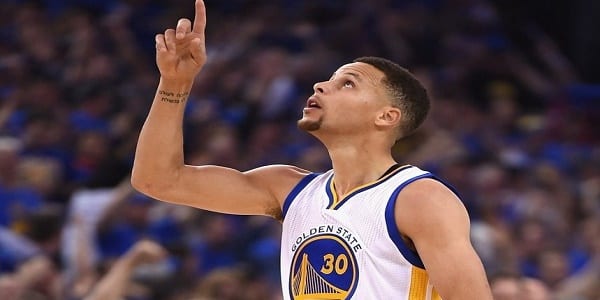Basket-ball: Stephen Curry, ce basketteur qui fait la différence par sa foi en Dieu