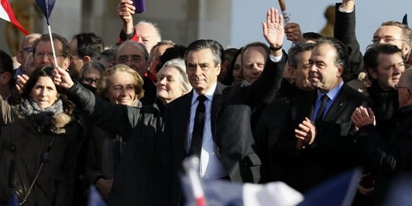 France: la démonstration de force de Fillon au Trocadéro: des chiffres contestés
