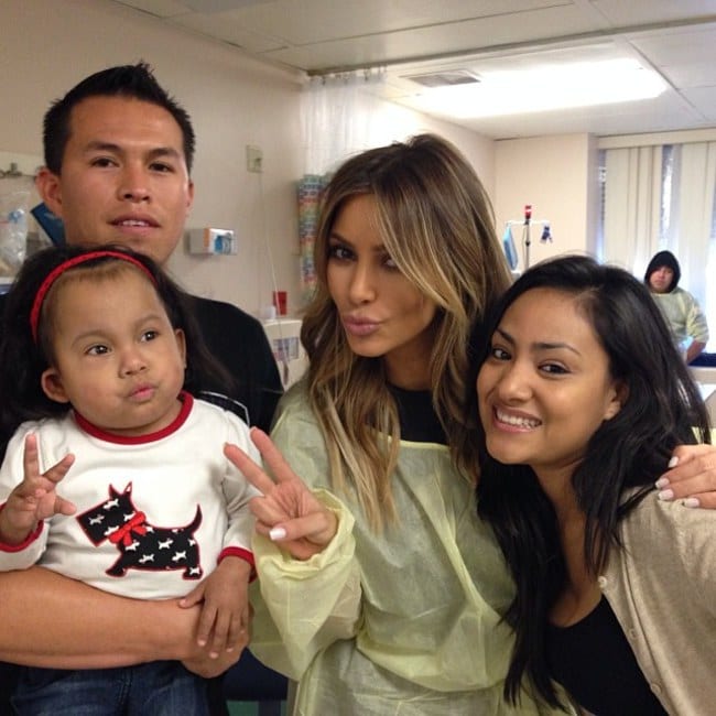 USA: Kim Kardashian visite les enfants malades...Vidéo