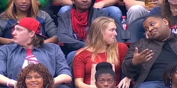 Basketball: Il refuse d'embrasser sa fiancée en public et elle se venge de la pire des manières (Vidéo+photos)