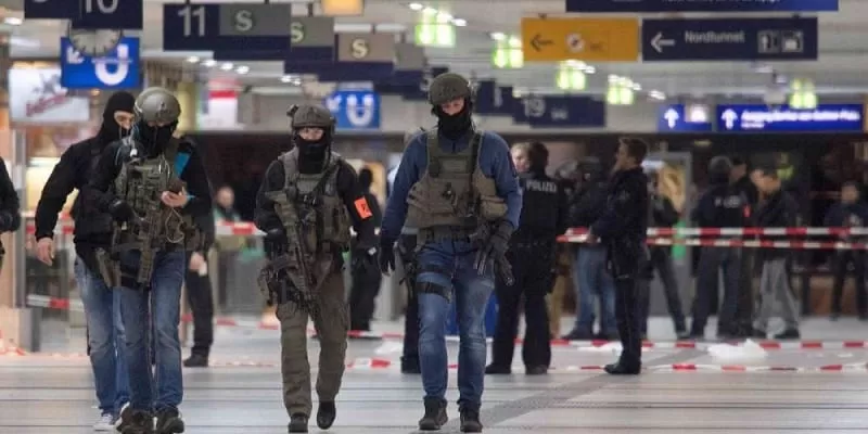 les-autorites-ont-arrete-l-auteur-presume-qui-s-est-blesse-dans-sa-fuite