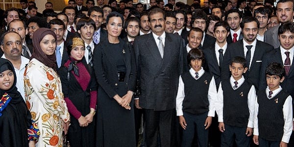 Cheikha Moza, l'ex première dame du Qatar qui défie la mode vestimentaire islamique