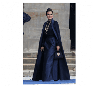 PHOTOS- A 56 ans, la première dame du Qatar bat les grands records de la mode
