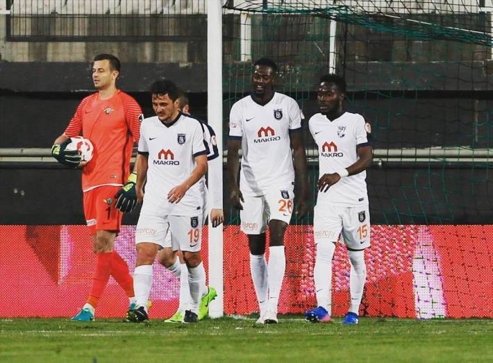 Football: Grâce à Emmanuel Adébayor, Basaksehir est en demi-finale de la coupe de Turquie