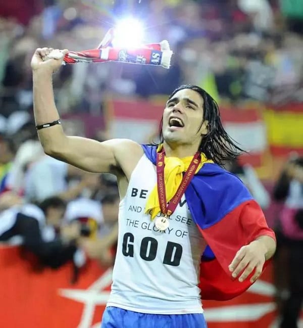 Découvrez en photos, 8 stars de football qui sont des fervents chrétiens