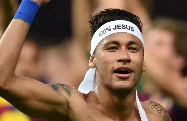 Découvrez en photos, 8 stars de football qui sont des fervents chrétiens