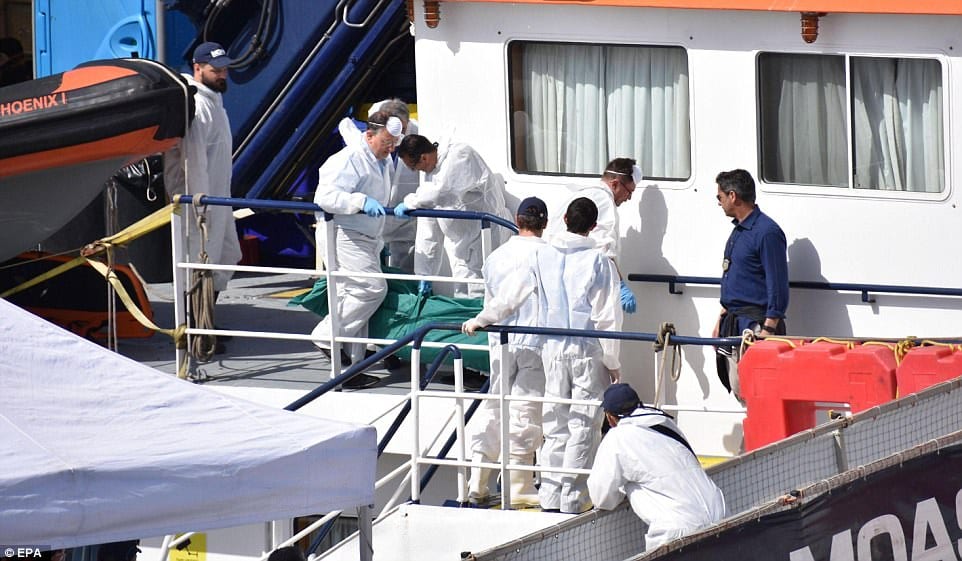 Libye: un jeune migrant africain abattu par des contrebandiers pour un chapeau