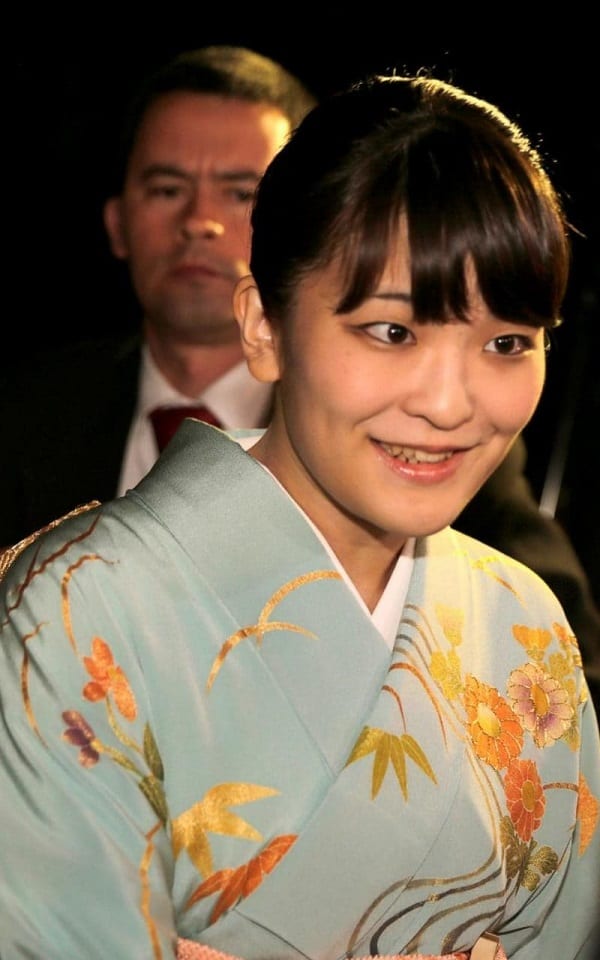 La princesse japonaise Mako abandonne le statut royal pour l'amour. L'inquiétude s'installe!