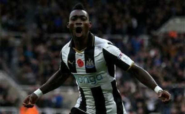 Quatre footballeurs africains qui ont grandi pauvres: PHOTOS