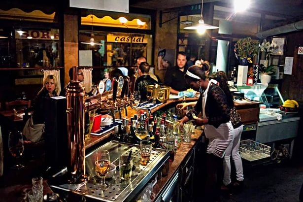 Angleterre: Ilham Chocolat, la Togolaise qui reçoit 3000 € pour tenir compagnie à un homme de 60 ans