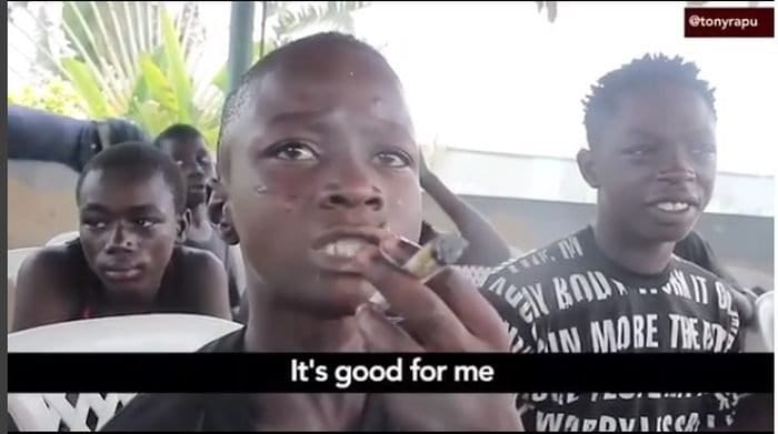 PHOTOS/VIDÉO: Shanawole, un jeune nigérian de 11 ans tue toute personne qui se moque de lui. Découvrez son histoire!