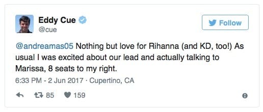 Rihanna se fait crier dessus par un dirigeant d'Apple lors d'un match de NBA.Vidéo