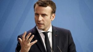 Découvrez l'autre face d'Emmanuel Macron en 6 étapes
