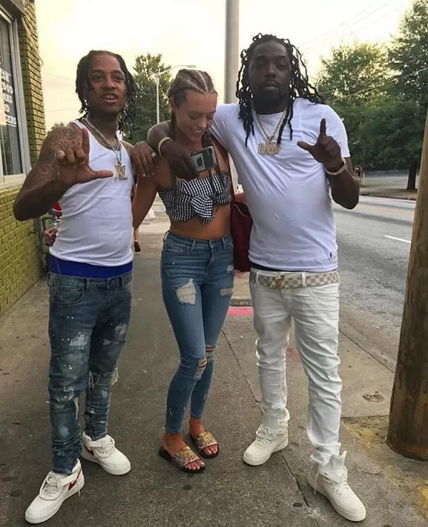 Une adolescente blanche aux cheveux blonds, jure être noire: PHOTOS/VIDÉO