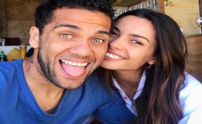 Dani-Alves-and-Joana-Sanz