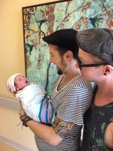 Etats-Unis: un homme accouche de son premier enfant