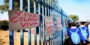 Afrique du Sud : des parents en colère perturbent les cours...Ils ne veulent pas ''d’un directeur noir''