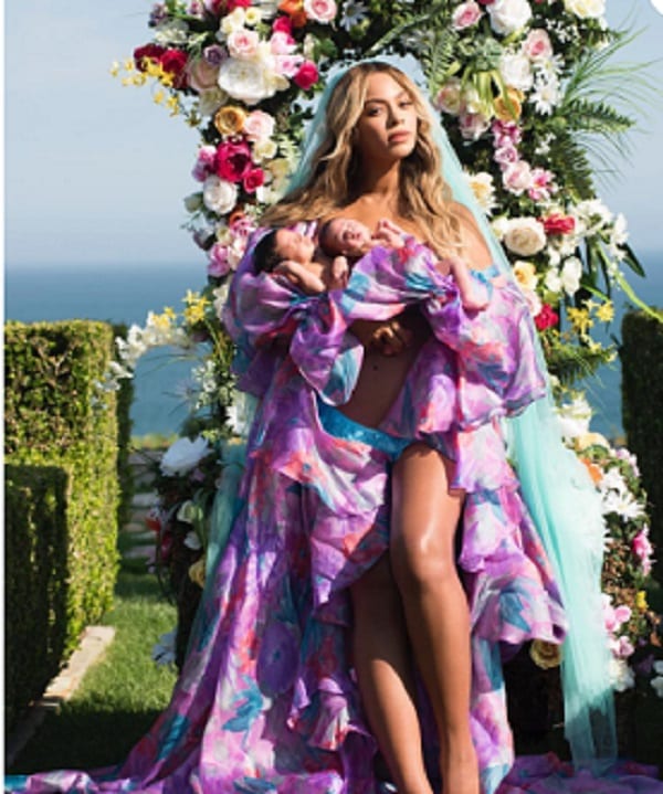 Jay Z explique pourquoi lui et Beyoncé ont nommé leurs jumeaux Sir et Rumi