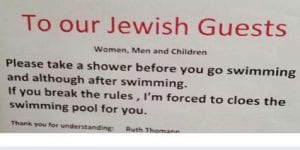 Suisse: une affiche dans un hôtel demandant aux clients juifs de se doucher avant d'entrer dans la piscine fait polémique