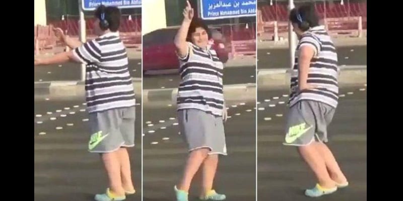Un adolescent arrêté par la police saoudienne pour avoir dansé dans la rue (vidéo)