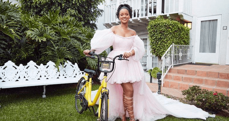 Etats-Unis: Rihanna fait un don aux jeunes filles du Malawi...photos