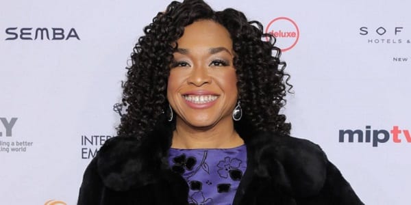 Portrait de Shonda Rhimes, la scénariste à succès à la base de "Scandal","Grey's anatomy"...