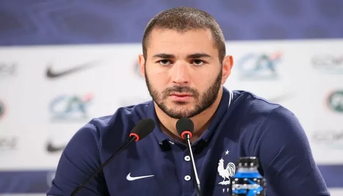 Karim-Benzema-Conference-de-presse-des-joueurs-de-l-equipe-de-France-a-Ribeirao-Preto-au-Bresil-le_exact1024x768_l