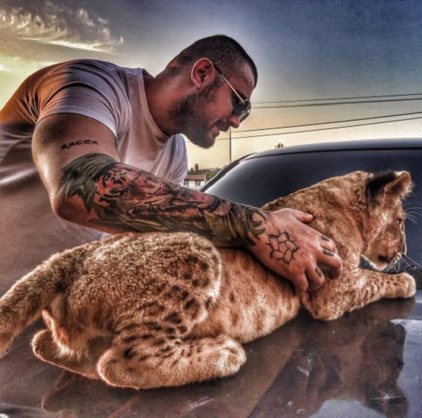 Découvrez les incroyables et dangereux animaux de compagnie d'un millionnaire turc: PHOTOS