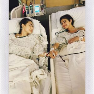 Selena Gomez: Emouvant, pour le traitement de sa maladie, son amie lui fait un ''cadeau ultime''