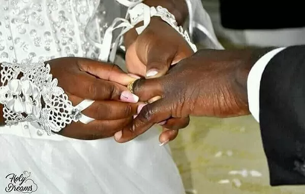 Facebook: Grâce à un groupe, son mariage se transforme en un véritable conte de fée