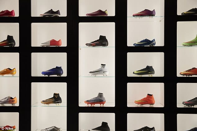 Cristiano Ronaldo dévoile sa collection de chaussures