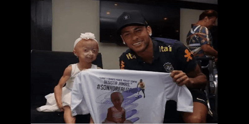 Football: Neymar réalise le rêve de longue date d’une jeune fille malade (photos)