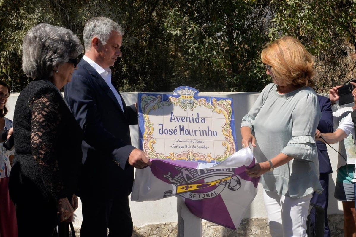 José Mourinho inaugure une avenue baptisée en son nom