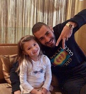 People : Malgré son état de santé, Karim Benzema joue le père attentionné!