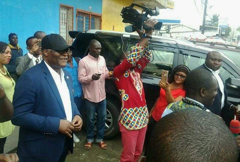 Cameroun: Mobilisation devant les locaux d'une radio pour soutenir Akéré Muna