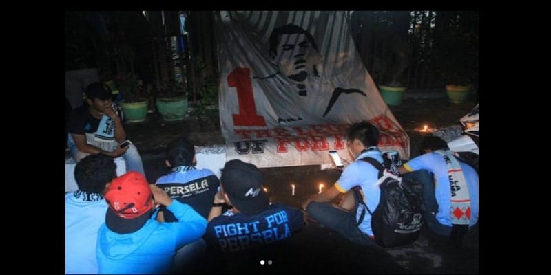 Indonésie : un gardien de but meurt en plein match (vidéo)