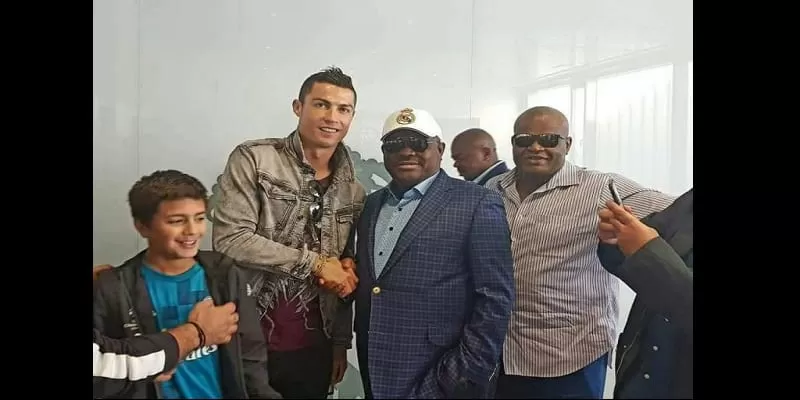 Cristiano Ronaldo et Sergio Ramos en mission au Nigeria...La raison!(photos)